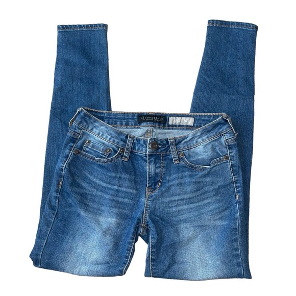 Aeropostale Women's Blue Skinny Jeans | Size 2 Regular | Great Condition - Picture 4 of 8